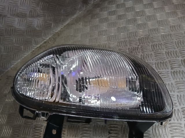 bontott RENAULT CLIO II Jobb Ledes Fényszóró