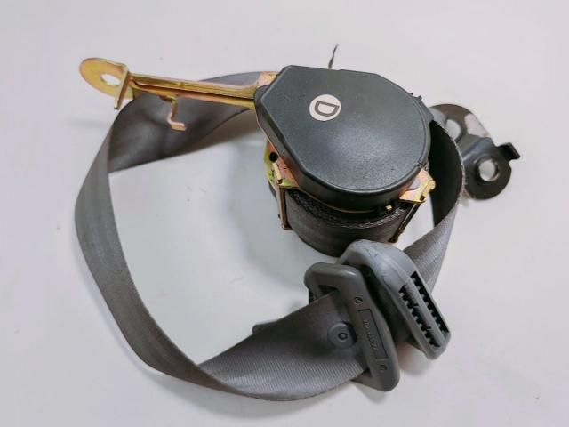 bontott RENAULT CLIO II Jobb Övfeszítő Biztonsági Öv