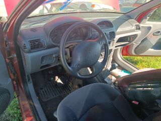 bontott RENAULT CLIO II Kilométeróra Keret