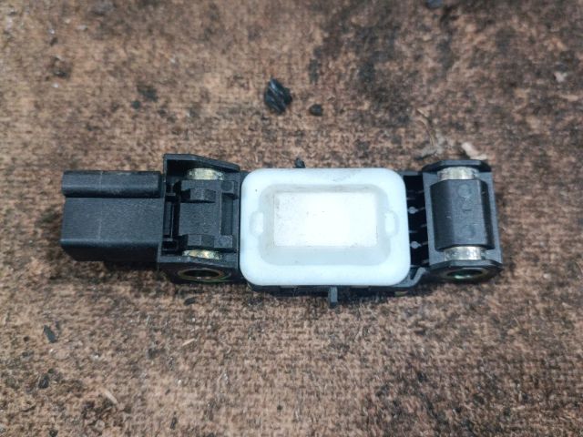 bontott RENAULT CLIO II Központi Ütközés Érzékelő