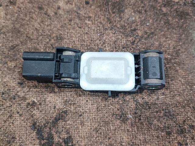 bontott RENAULT CLIO II Központi Ütközés Érzékelő