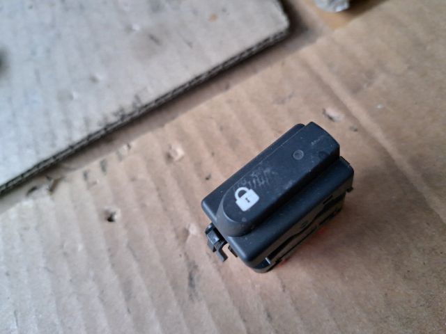 bontott RENAULT CLIO II Központizár Kapcsoló