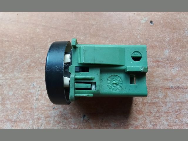 bontott RENAULT CLIO II Központizár Kapcsoló