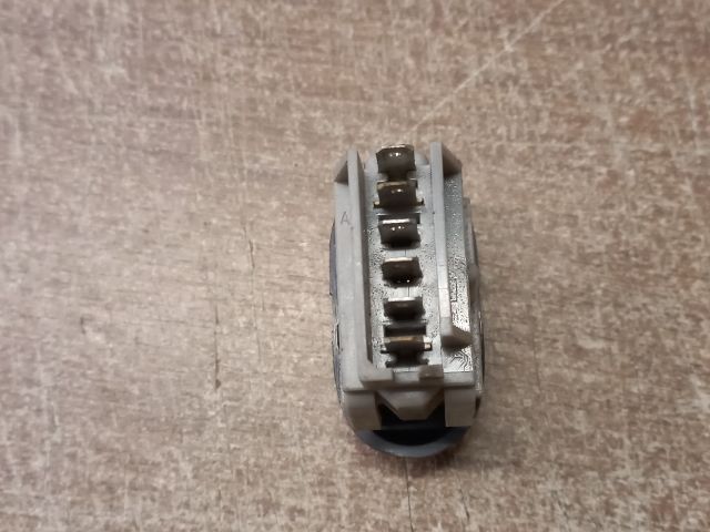 bontott RENAULT CLIO II Központizár Kapcsoló