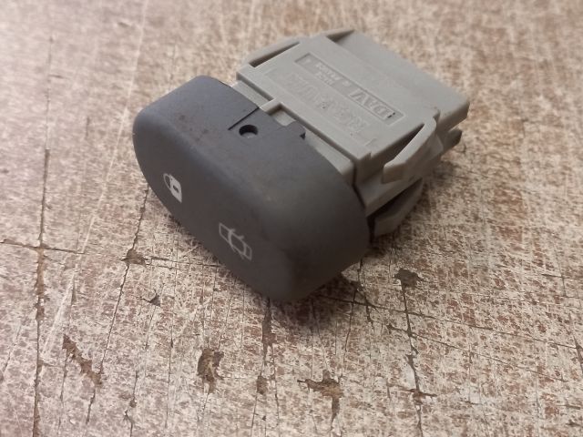 bontott RENAULT CLIO II Központizár Kapcsoló