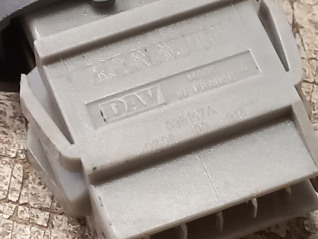 bontott RENAULT CLIO II Központizár Kapcsoló