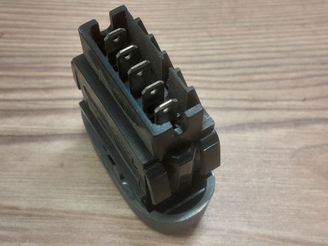 bontott RENAULT CLIO II Központizár Kapcsoló