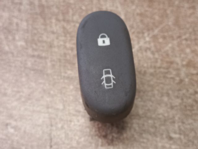 bontott RENAULT CLIO II Központizár Kapcsoló