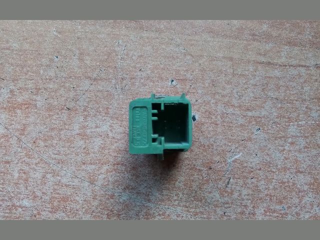 bontott RENAULT CLIO II Központizár Kapcsoló