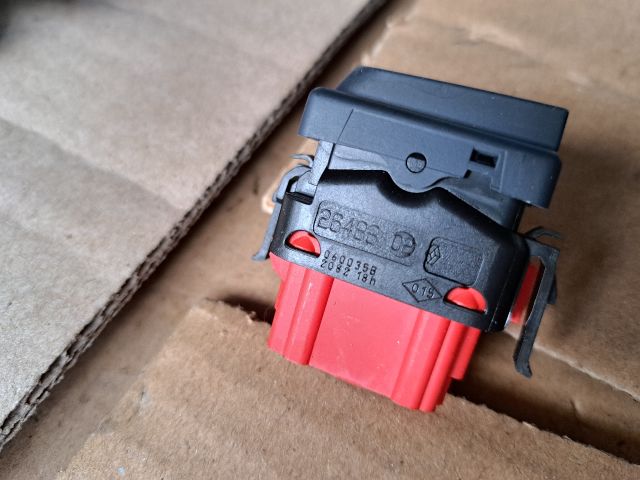 bontott RENAULT CLIO II Központizár Kapcsoló