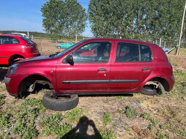 bontott RENAULT CLIO II Kürt