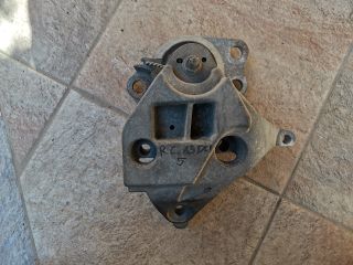 bontott RENAULT CLIO II Motor Tartó Bak (Fém)