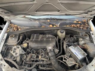 bontott RENAULT CLIO II Motorháztető Nyitó Kar / Gomb