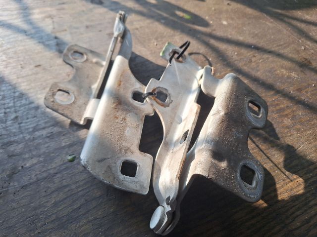 bontott RENAULT CLIO II Motorháztető Zsanér Pár