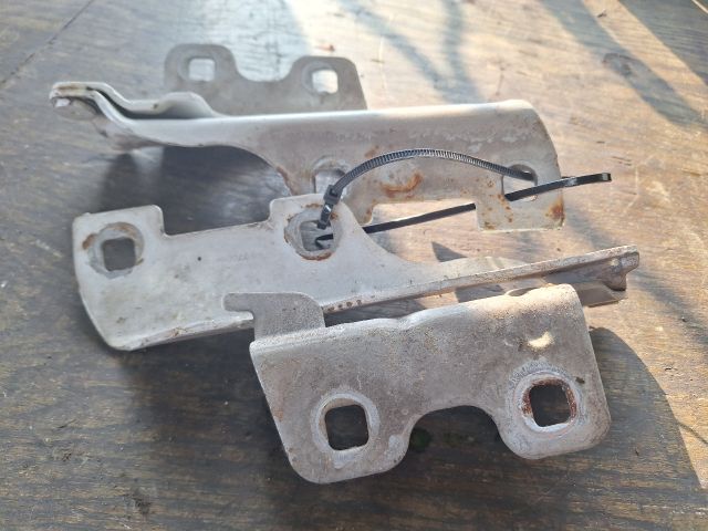 bontott RENAULT CLIO II Motorháztető Zsanér Pár