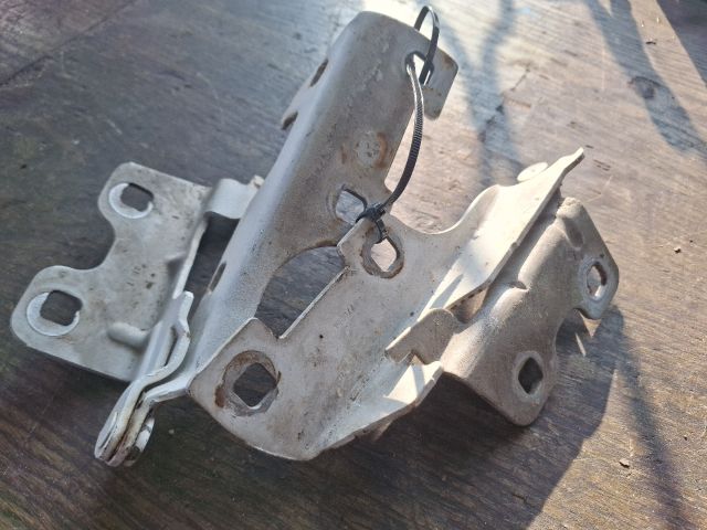 bontott RENAULT CLIO II Motorháztető Zsanér Pár