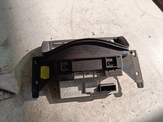 bontott RENAULT CLIO II Óra (Időmérő)