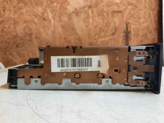 bontott RENAULT CLIO II Rádió / CD