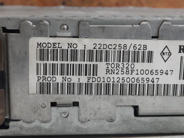 bontott RENAULT CLIO II Rádió / CD