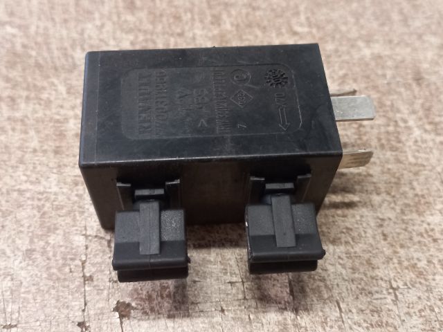 bontott RENAULT CLIO II Relé