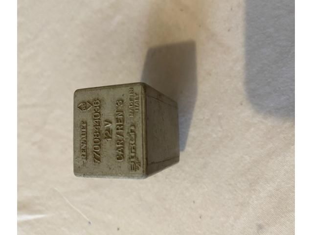 bontott RENAULT CLIO II Relé