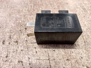 bontott RENAULT CLIO II Relé