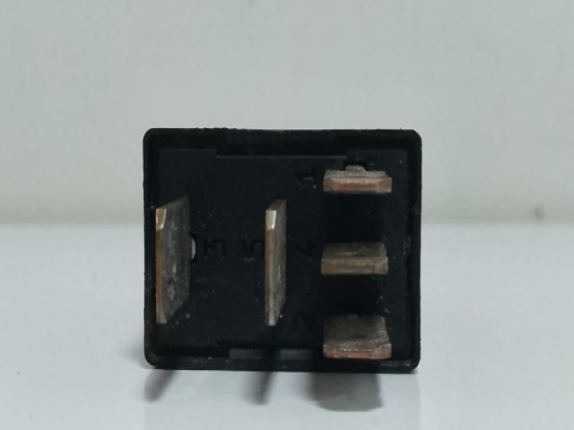 bontott RENAULT CLIO II Relé