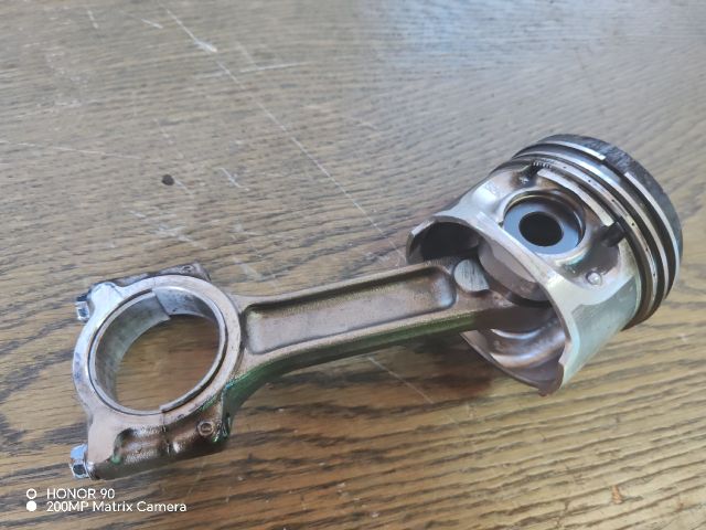 bontott RENAULT CLIO II Dugattyú és Hajtókar