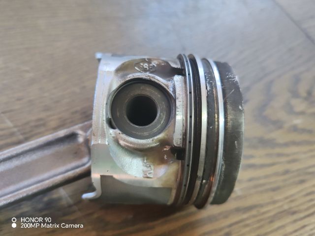 bontott RENAULT CLIO II Dugattyú és Hajtókar