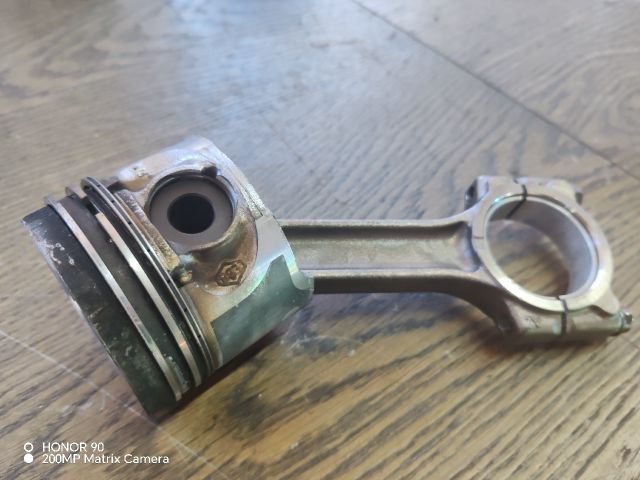 bontott RENAULT CLIO II Dugattyú és Hajtókar