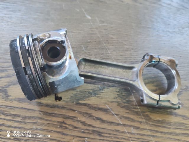 bontott RENAULT CLIO II Dugattyú és Hajtókar
