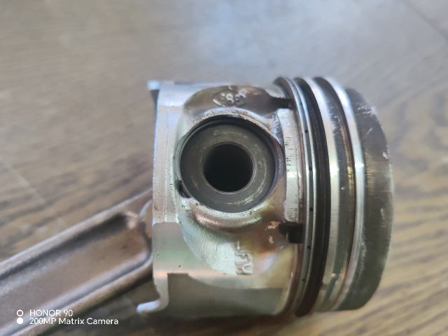 bontott RENAULT CLIO II Dugattyú és Hajtókar