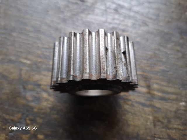 bontott RENAULT CLIO II Főtengely Bordáskerék / Lánckerék