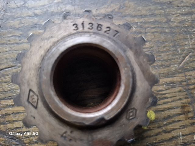 bontott RENAULT CLIO II Főtengely Bordáskerék / Lánckerék