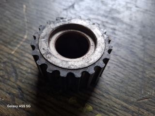 bontott RENAULT CLIO II Főtengely Bordáskerék / Lánckerék