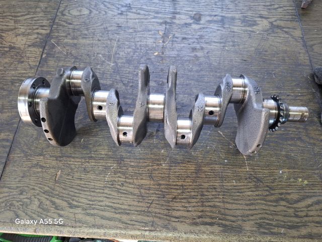 bontott RENAULT CLIO II Főtengely (Magában)