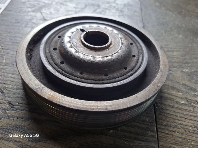 bontott RENAULT CLIO II Főtengely Szíjtárcsa