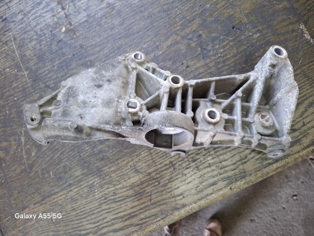 bontott RENAULT CLIO II Generátor Tartó Bak