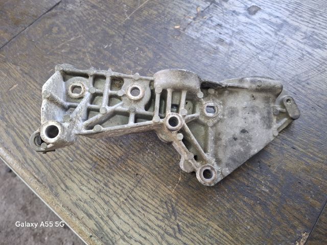 bontott RENAULT CLIO II Generátor Tartó Bak