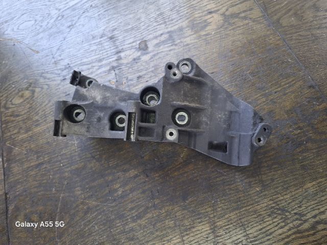 bontott RENAULT CLIO II Generátor Tartó Bak