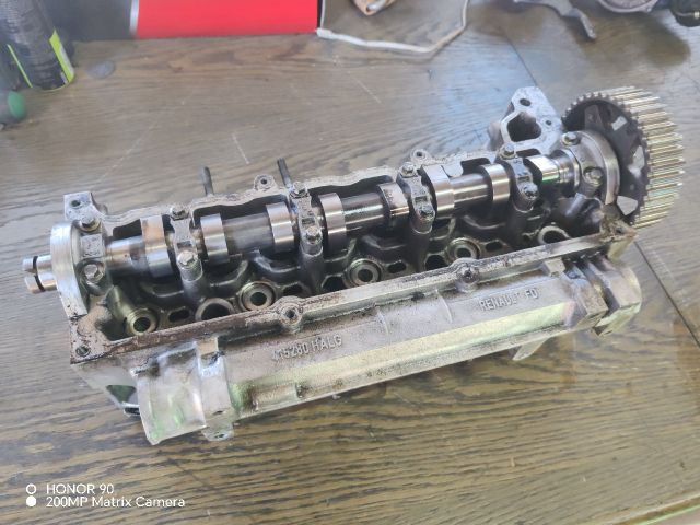 bontott RENAULT CLIO II Hengerfej