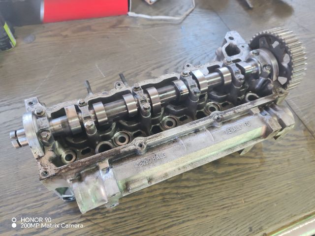 bontott RENAULT CLIO II Hengerfej