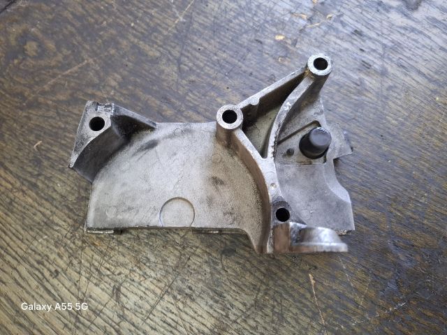 bontott RENAULT CLIO II Motor Tartó Bak (Fém)