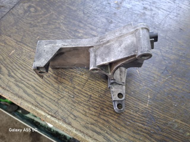 bontott RENAULT CLIO II Motor Tartó Bak (Fém)