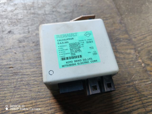 bontott RENAULT CLIO II Szervó Szivattyú Elektronika