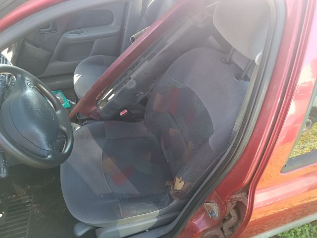 bontott RENAULT CLIO II Szivargyújtó Aljzat