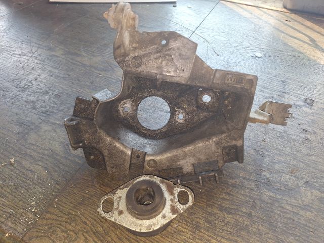 bontott RENAULT CLIO II Tartó Bak