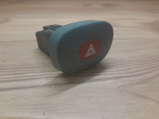 bontott RENAULT CLIO II Vészvillogó Kapcsoló