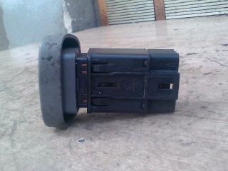 bontott RENAULT CLIO II Vészvillogó Kapcsoló