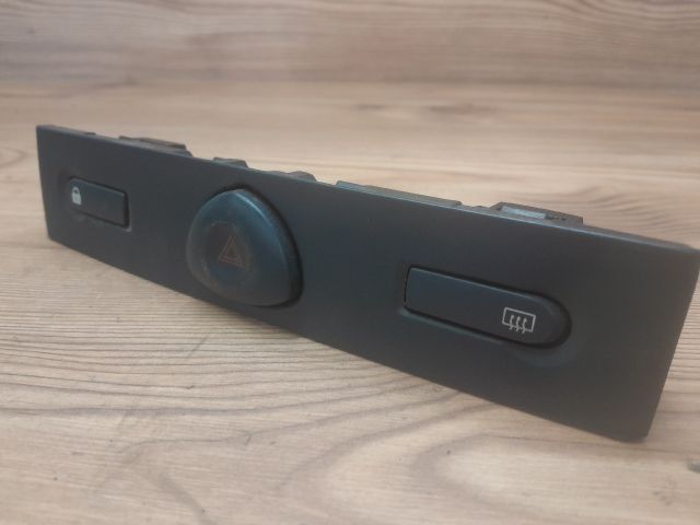 bontott RENAULT CLIO II Vészvillogó Kapcsoló